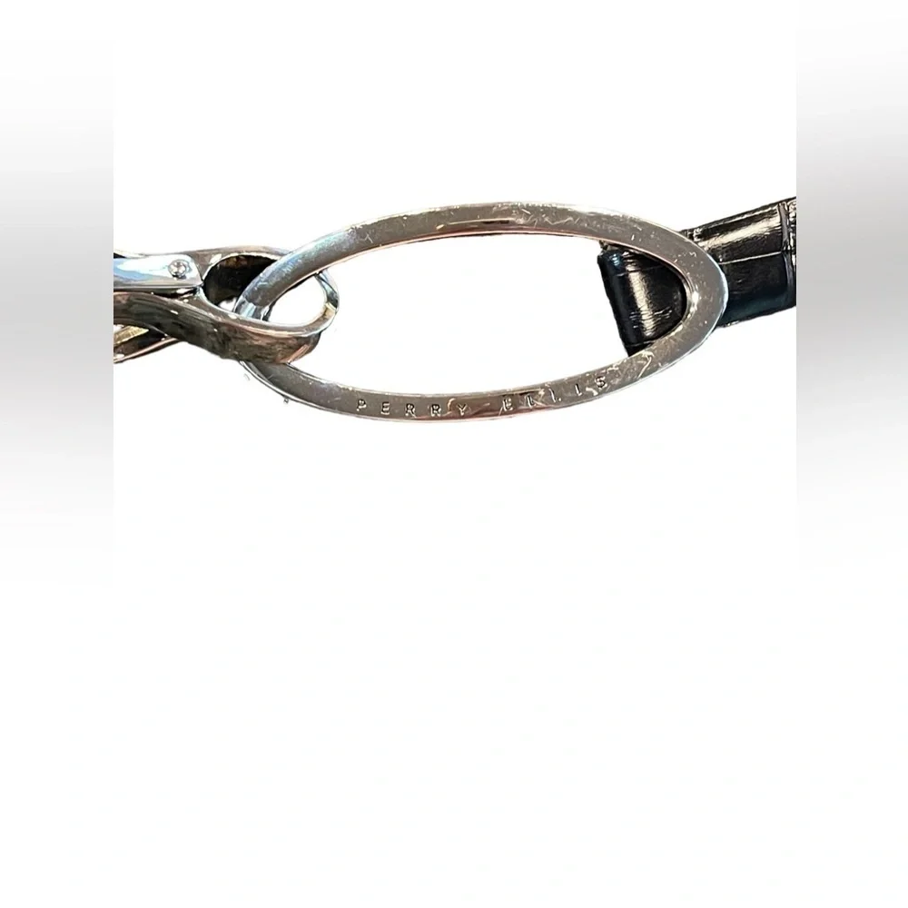 🖤🤎Perry Ellis black leather adjustable belt with silver buckle.Size M Awesome!